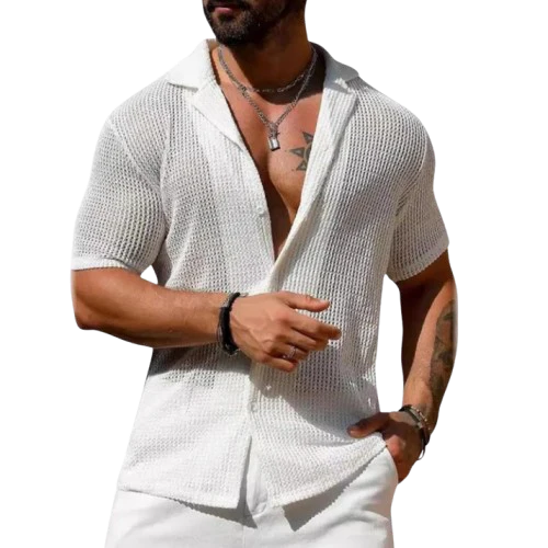 Camisa calada de manga corta.